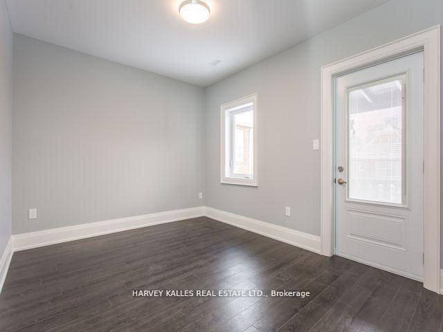 987 Avenue Road - Photo 7 of 11