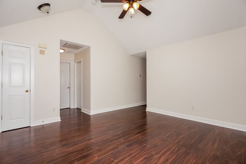 13438 Glencreek Ln - Photo 4 of 16