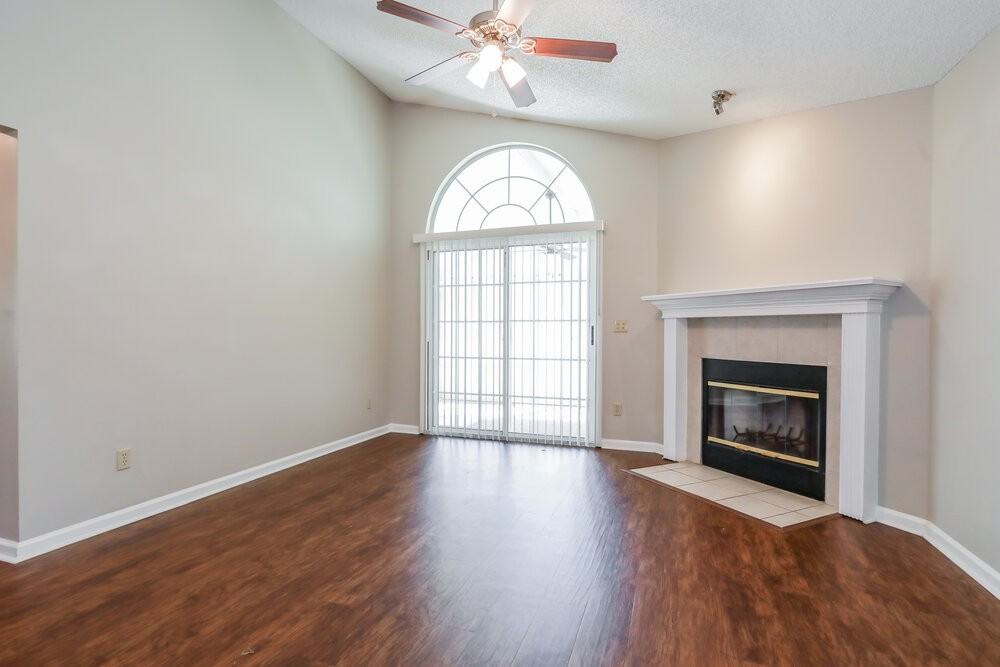 1829 Northglen Cir - Photo 3 of 14