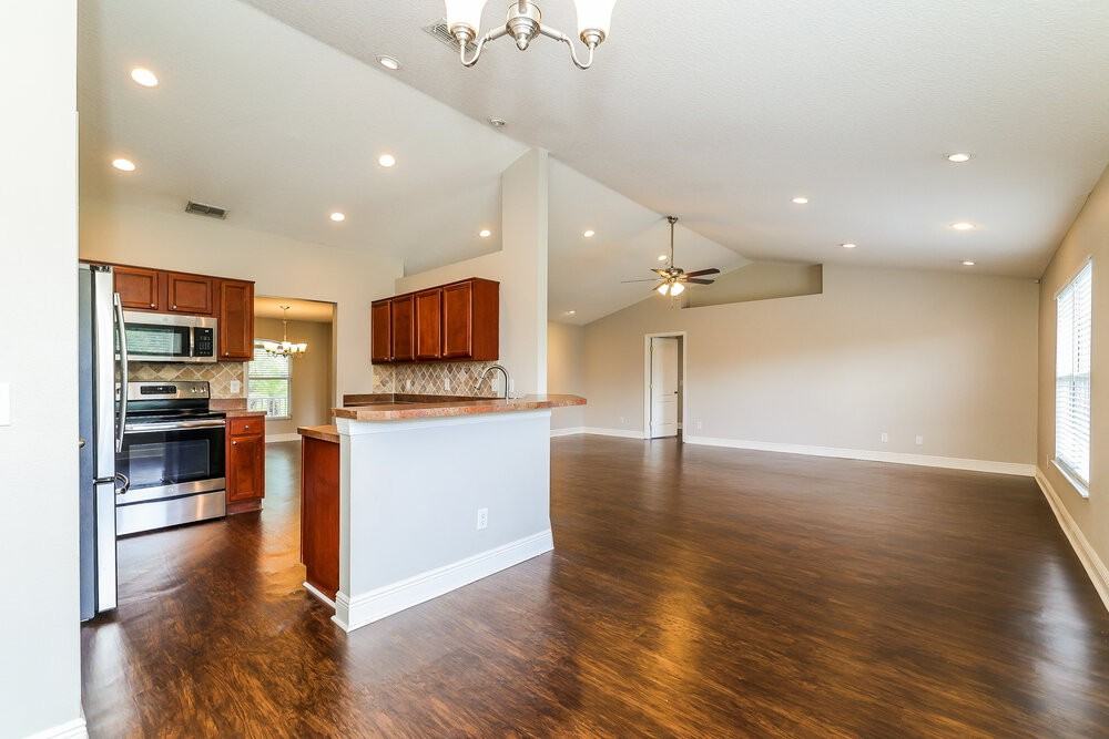 1900 Southern Oak Loop - Photo 5 of 16