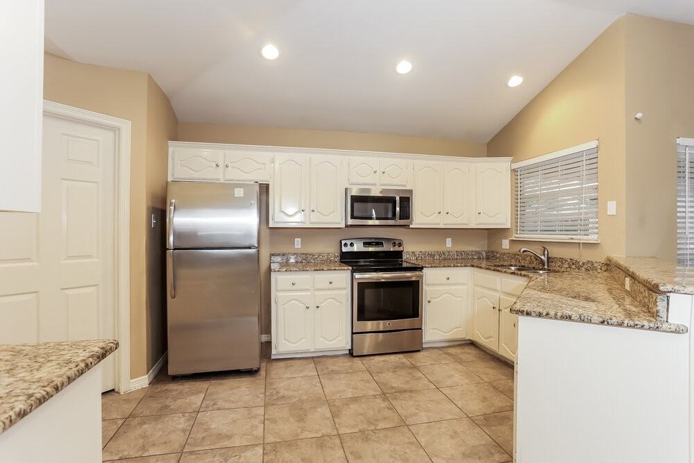 700 Havencrest Dr - Photo 6 of 16