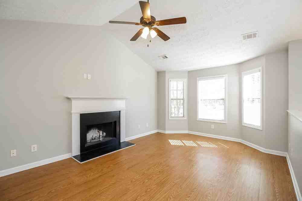 97 Summer Creek Dr - Photo 5 of 20