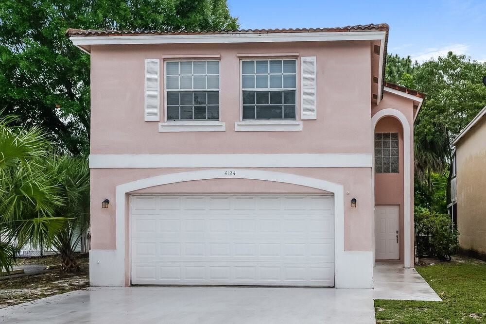 4124 Pine Hollow Cir