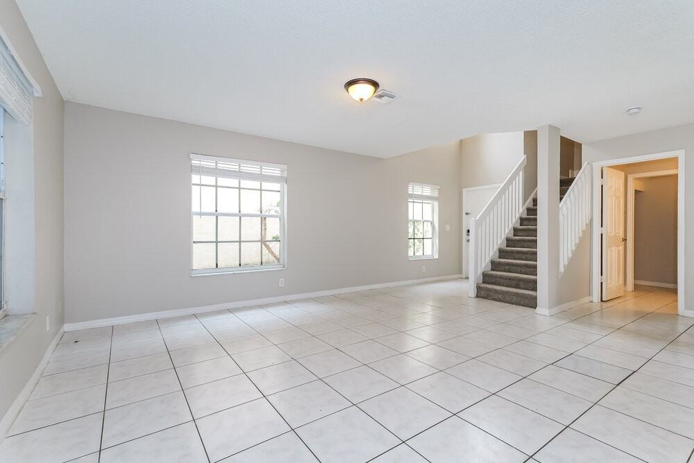 4124 Pine Hollow Cir - Photo 5 of 17