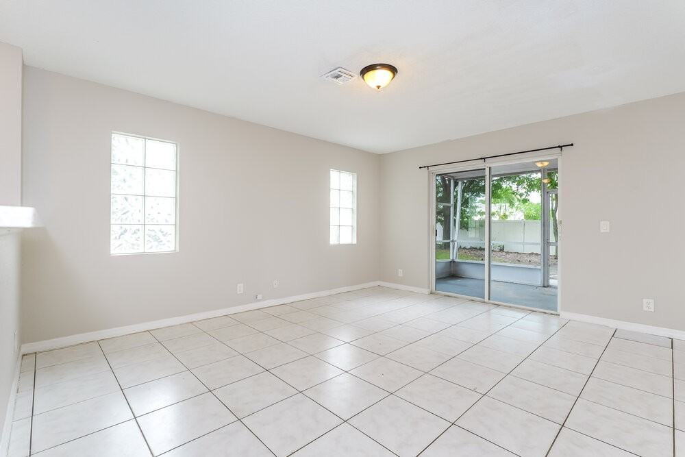4124 Pine Hollow Cir - Photo 6 of 17