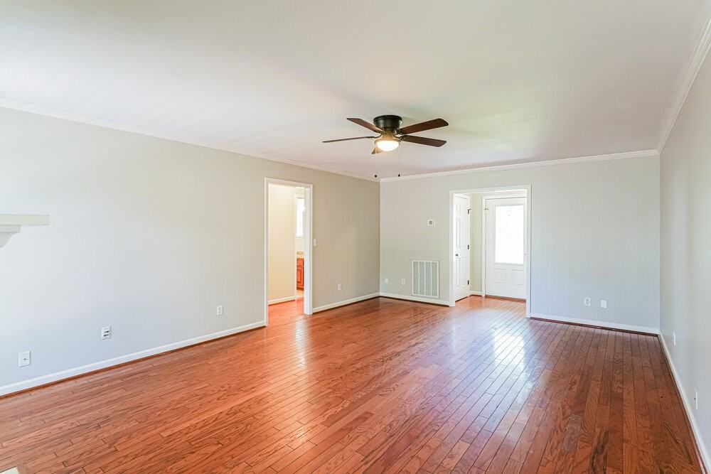 102 Vera Jean Ct - Photo 4 of 17