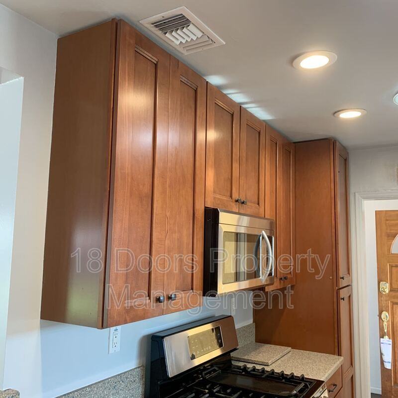 5167 Tipton St - Photo 7 of 33