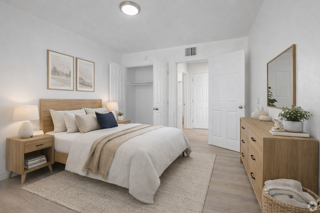 Miramonte on 3rd - Photo 2 of 14