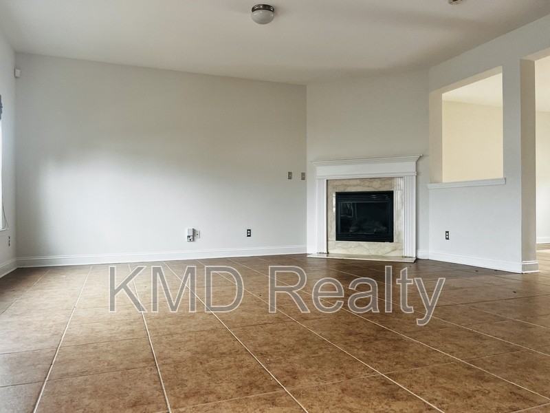 12918 Tahoe Dr - Photo 2 of 9