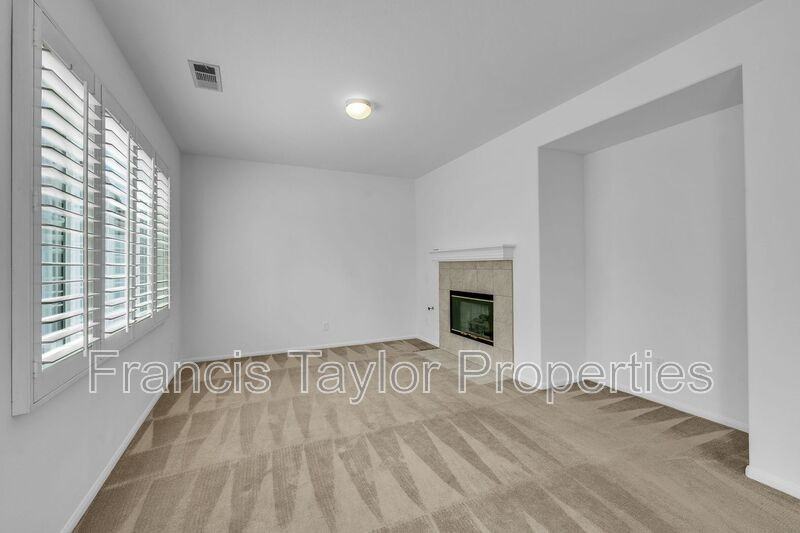 401 Whitby Gln - Photo 5 of 23