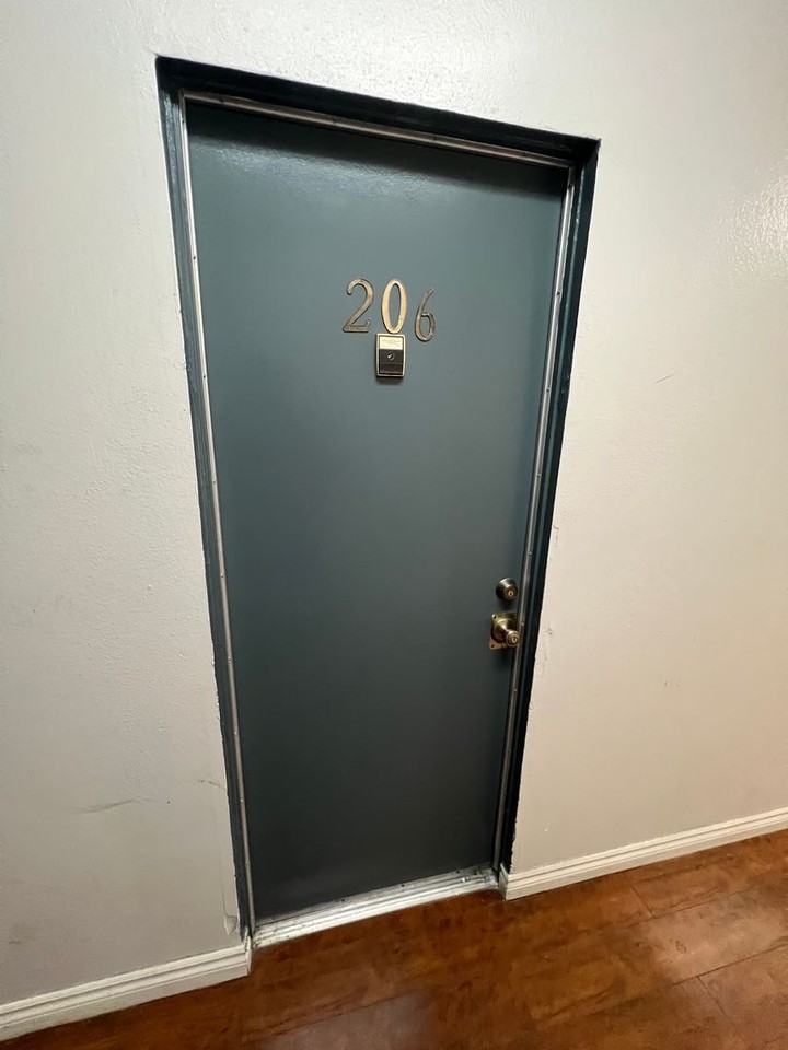 2600 8th - Photo 3 of 38