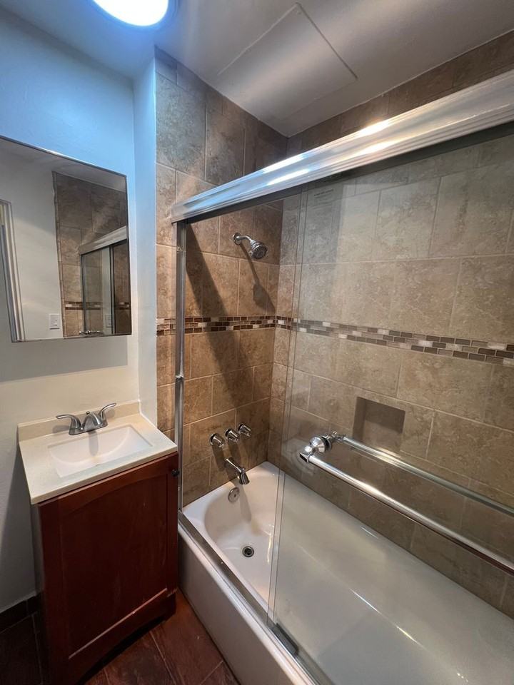 2600 8th - Photo 7 of 38