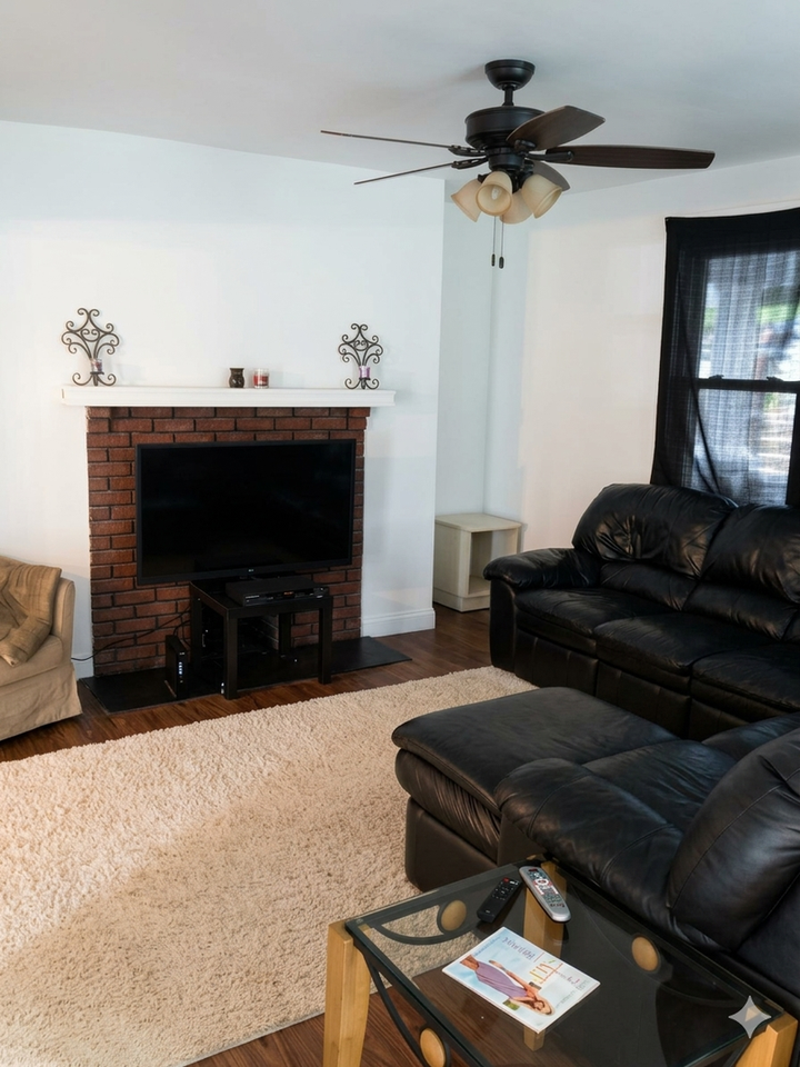 2820 Patterson St - Photo 5 of 12