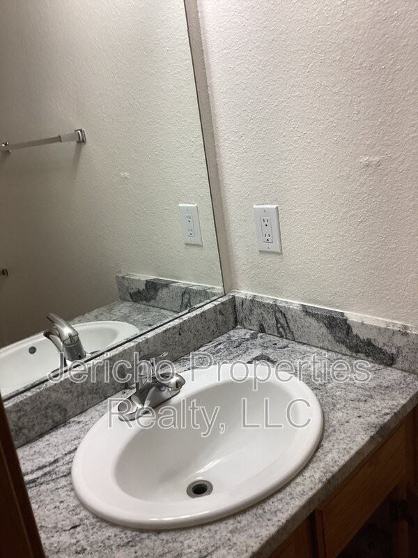 8733 W Cornell Ave #6 - Photo 4 of 7