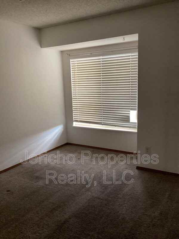 8733 W Cornell Ave #6 - Photo 5 of 7