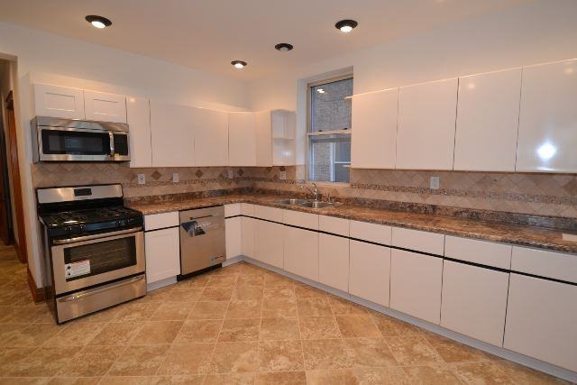 4118 N Ashland Ave #1 - Photo 2 of 20