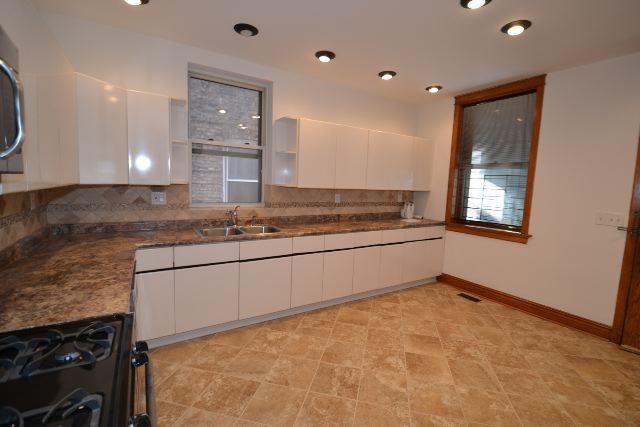 4118 N Ashland Ave #1 - Photo 3 of 20