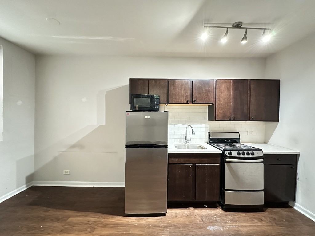 1627 N Humboldt Blvd #1D - Photo 2 of 21