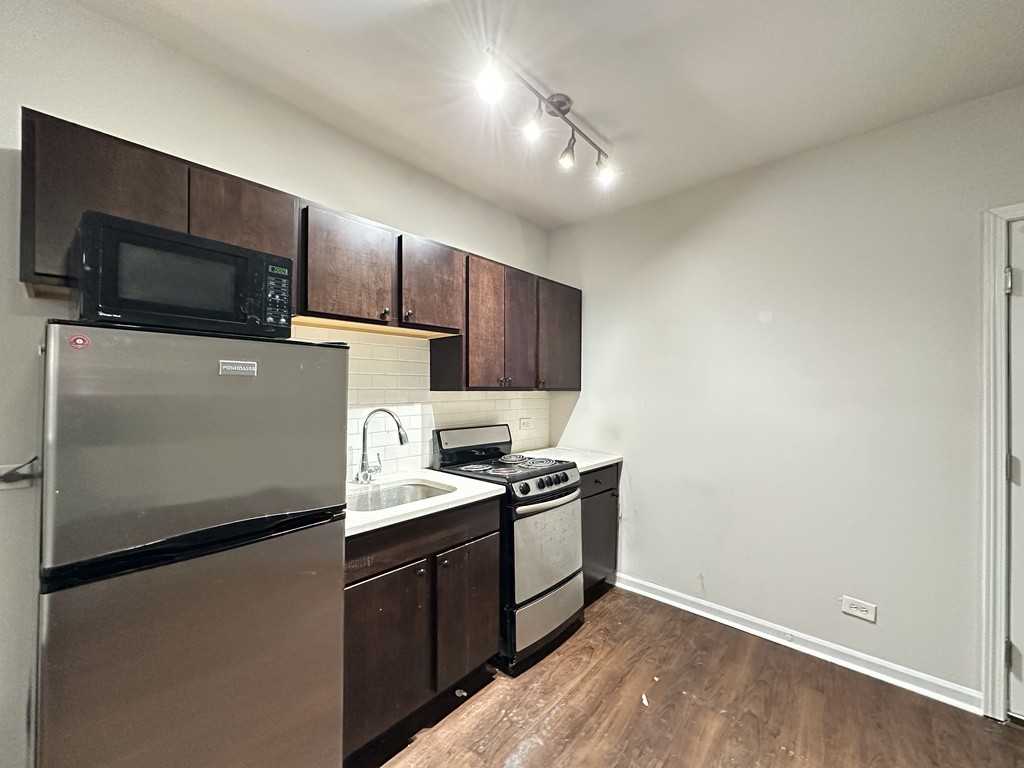 1627 N Humboldt Blvd #1D - Photo 3 of 21