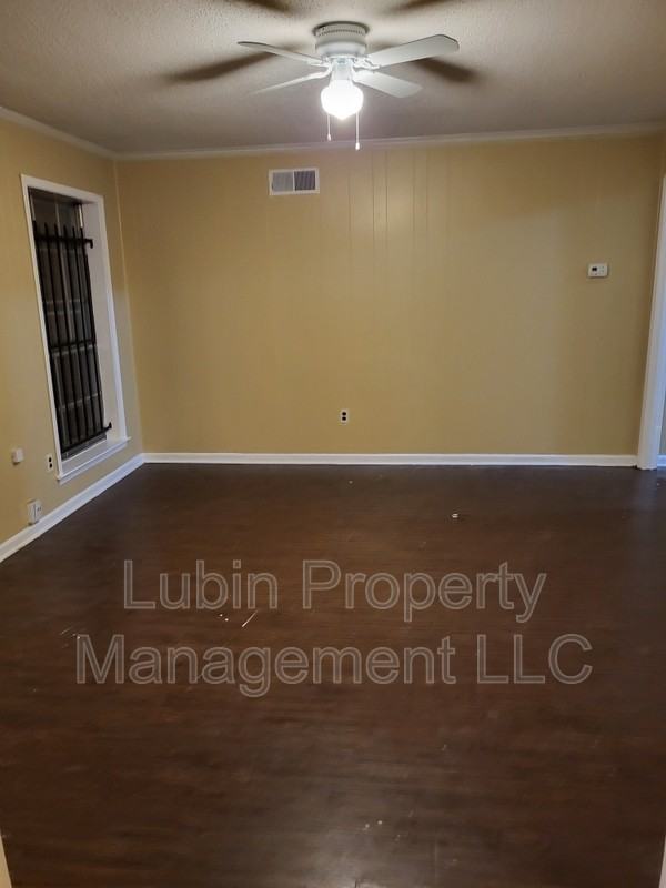 2027 Mcpherson Rd - Photo 3 of 6