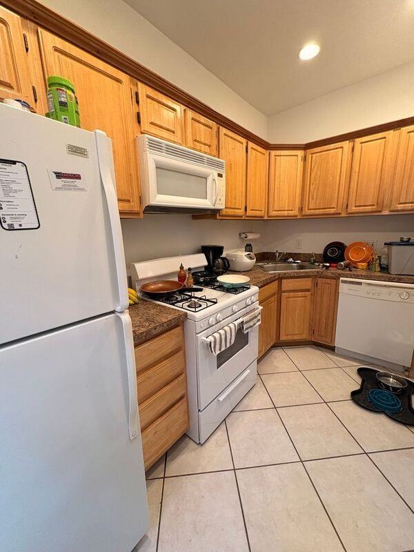 3025 N Calvert St #3027E4 - Photo 5 of 14