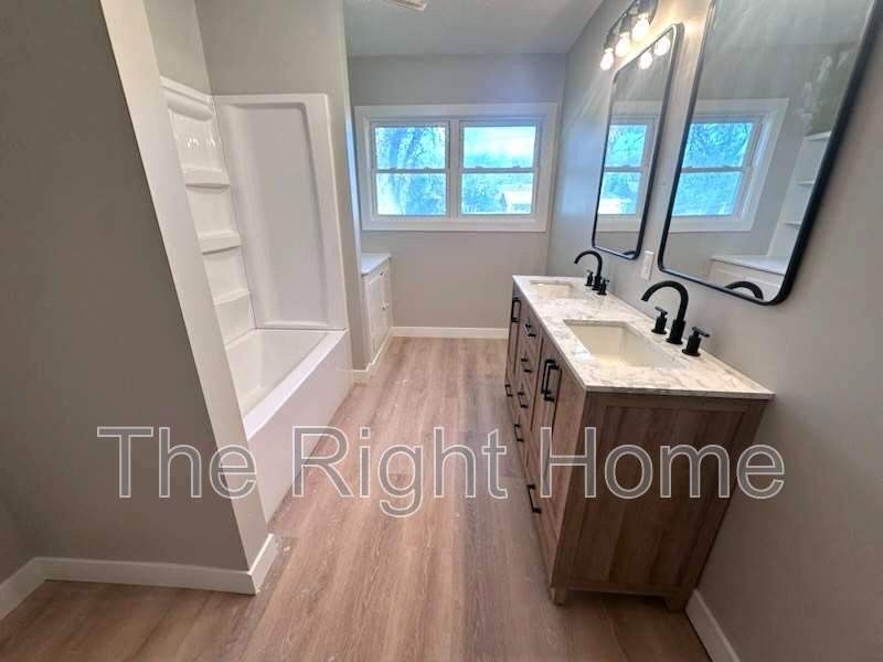 4525 N 70th St - Photo 4 of 6