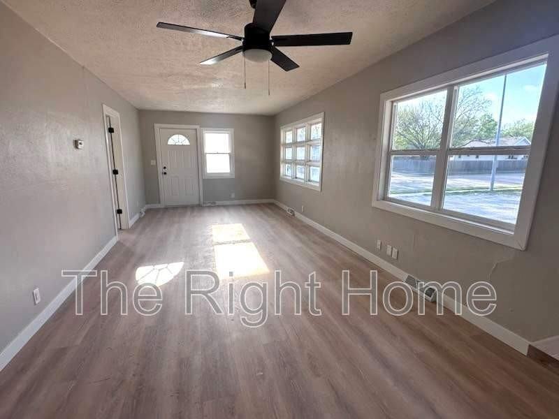 4525 N 70th St - Photo 5 of 6