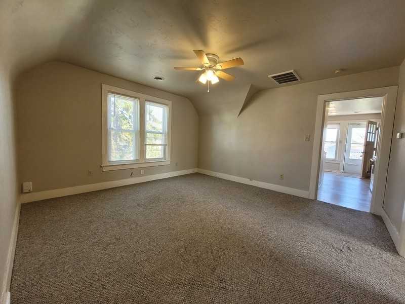1612 N Appleton St - Photo 2 of 6