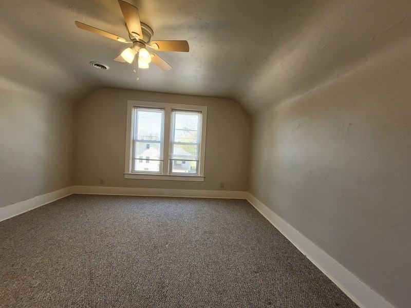 1612 N Appleton St - Photo 3 of 6