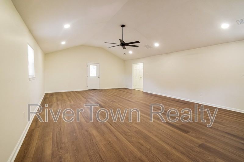 277 S Mount Pleasant Rd - Photo 3 of 15