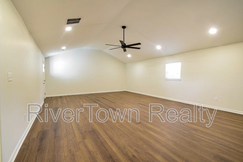 277 S Mount Pleasant Rd - Photo 4 of 15