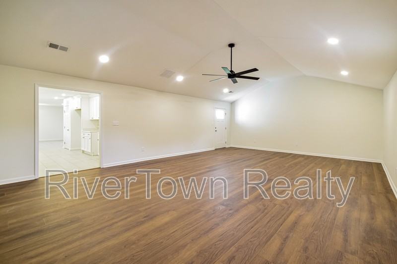 277 S Mount Pleasant Rd - Photo 5 of 15