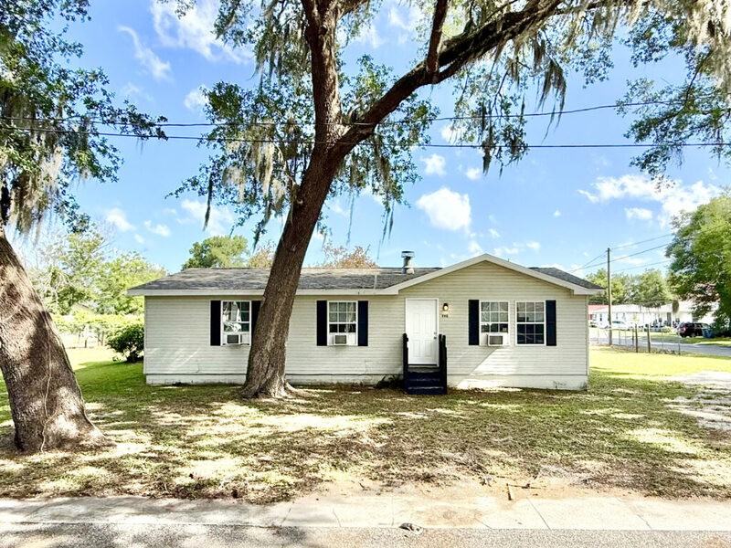 990 E Bay St - Photo 2 of 50