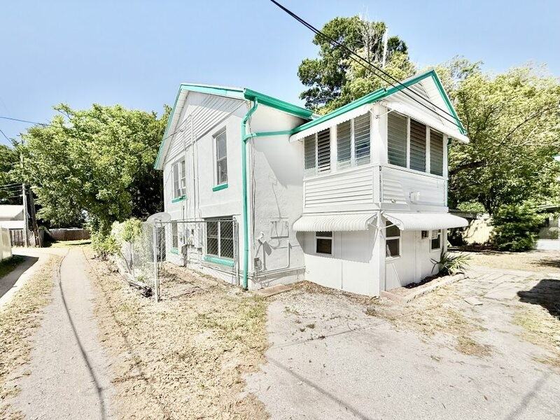 2611 41st Ave N - Photo 3 of 50