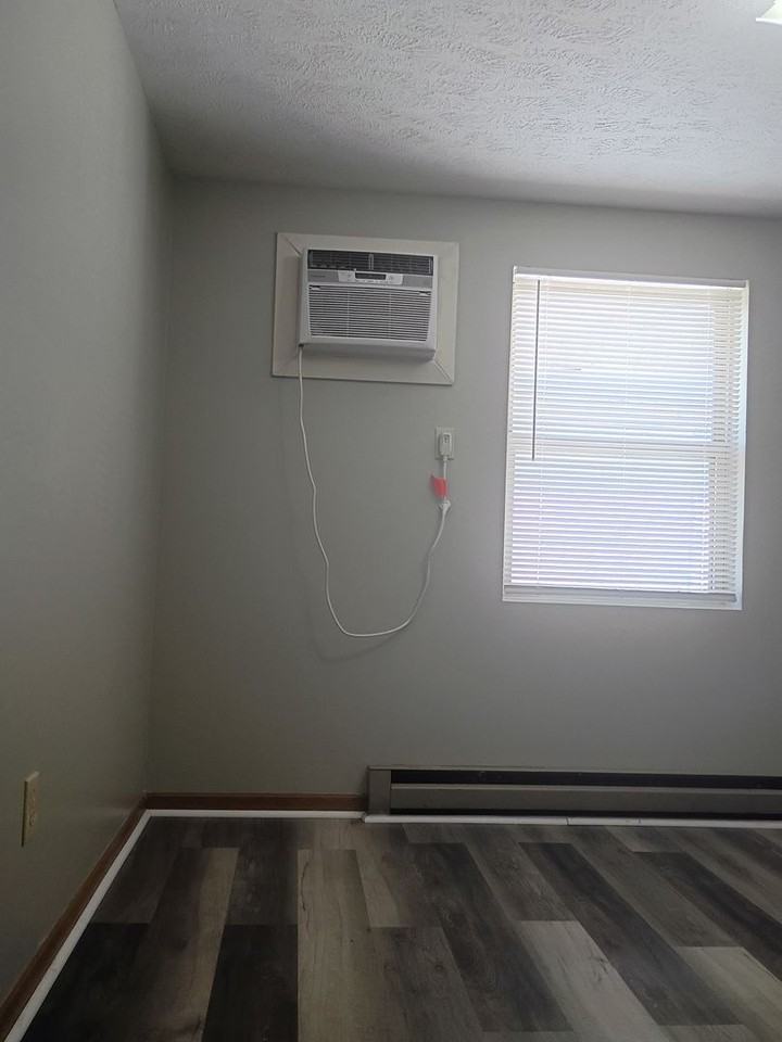 408 S Walnut St - Photo 6 of 9