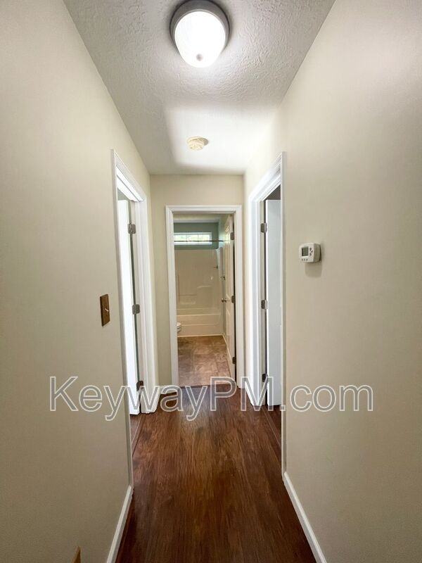 1447 Collins Dr - Photo 7 of 17