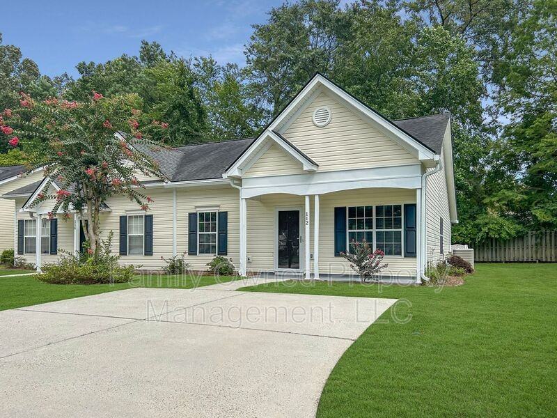 112 Stewart Pl - Photo 3 of 29