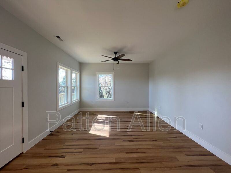 25 Nevada Ave #201 - Photo 3 of 21