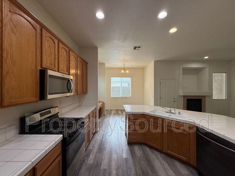 3176 Penelope Dr - Photo 4 of 22