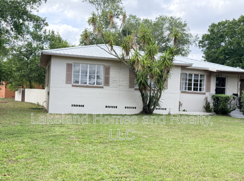 3115 Buckingham Ave - Photo 2 of 24