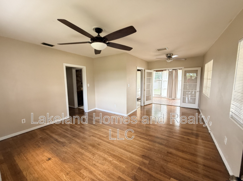 3115 Buckingham Ave - Photo 4 of 24