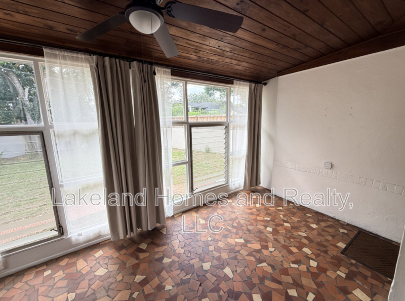 3115 Buckingham Ave - Photo 7 of 24