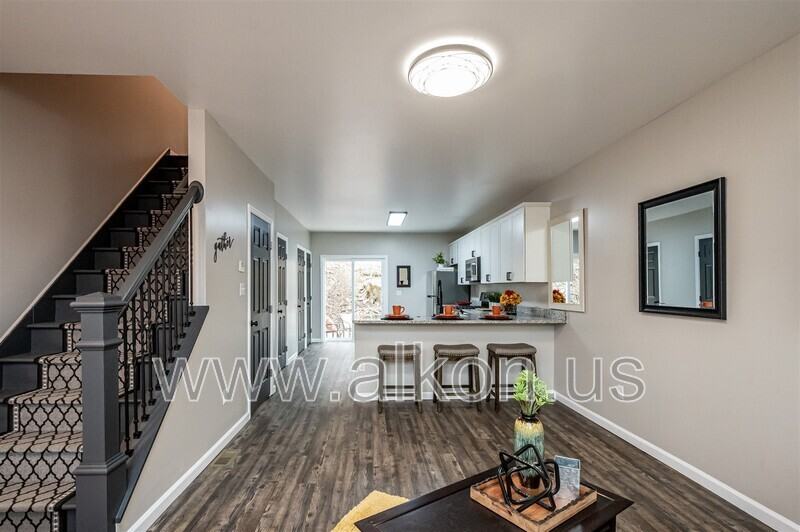 554 Frayne St - Photo 5 of 25