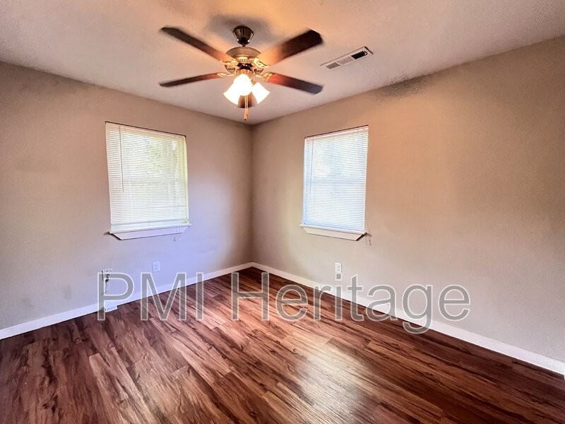 103 W Martin Luther King Jr Blvd #1 - Photo 4 of 6