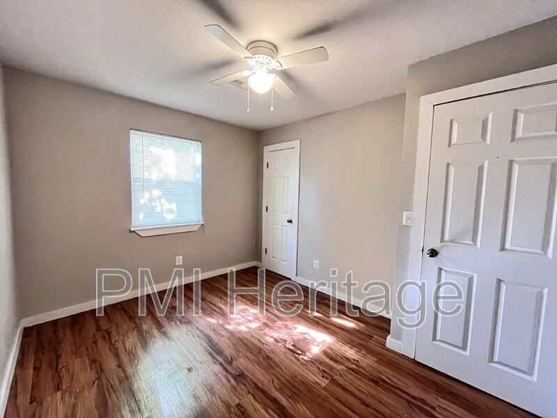 103 W Martin Luther King Jr Blvd #1 - Photo 5 of 6