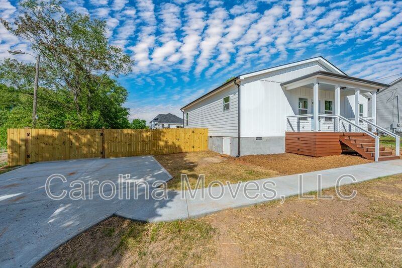 7 2nd Ave - Photo 3 of 33