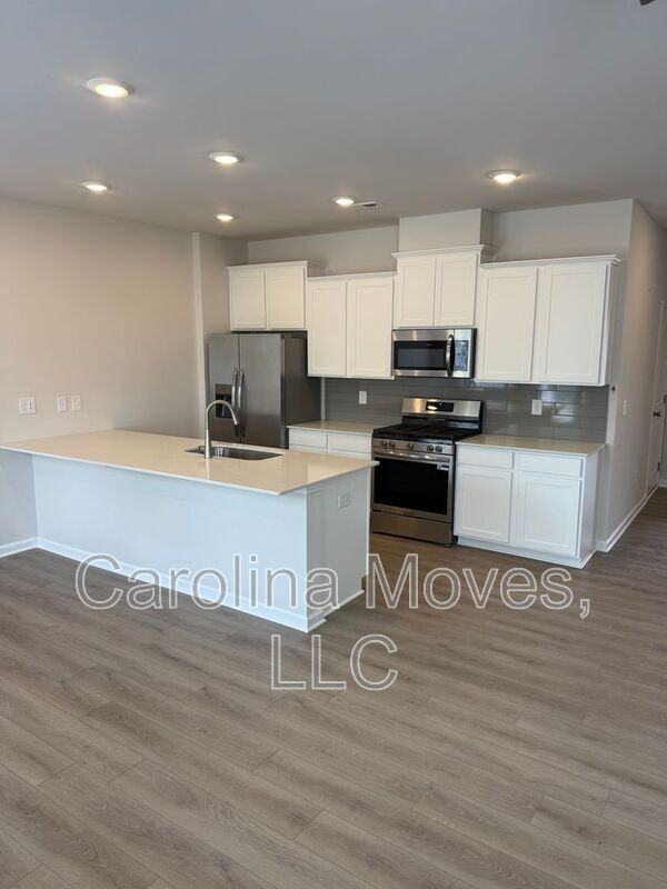 3 Twiggs Ln - Photo 3 of 22