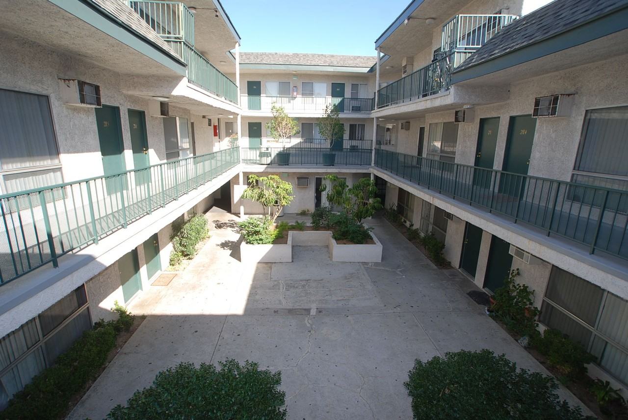 SA2 - 20431 Saticoy Apts. - Photo 2 of 4