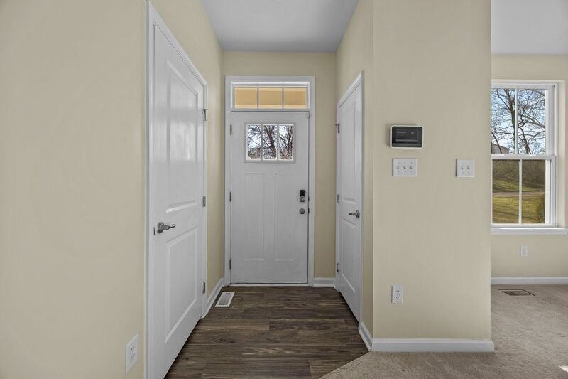 4000 Grove Point Dr - Photo 4 of 33