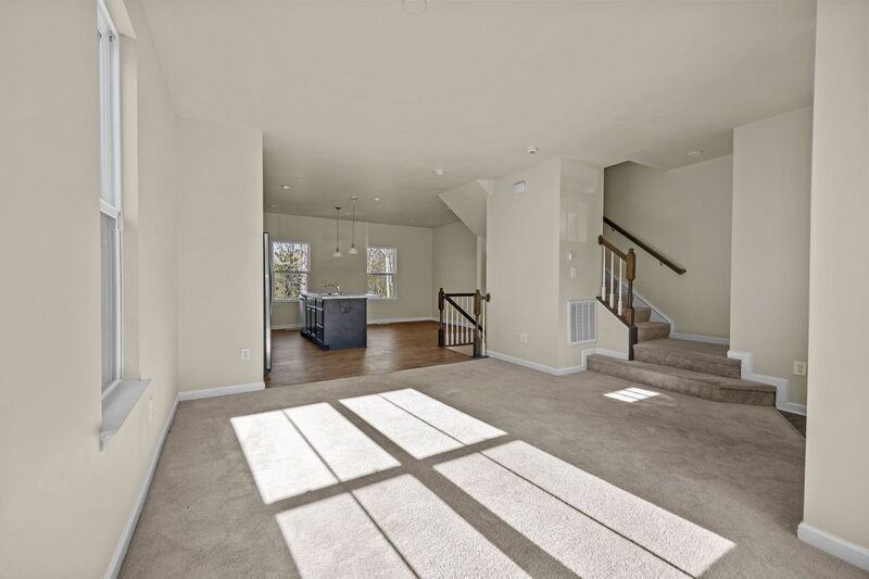 4000 Grove Point Dr - Photo 7 of 33